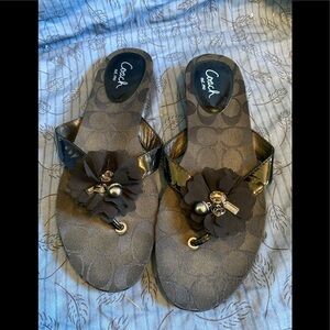 Coach serenity floral charm flip flop sandals 9